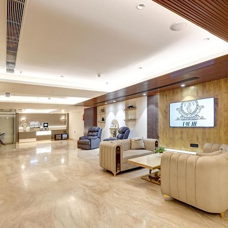 The Tyche New Delhi - Traveller'S Choice Award Winner 2025 Buitenkant foto