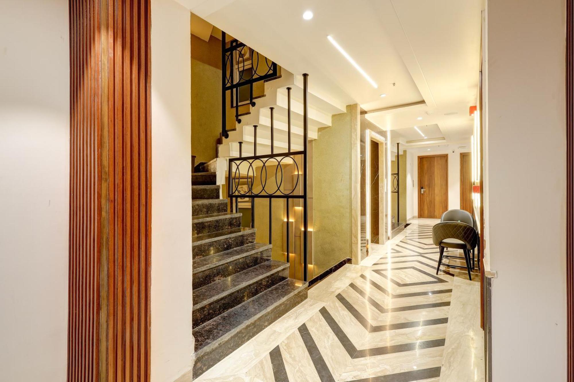 The Tyche New Delhi - Traveller'S Choice Award Winner 2025 Buitenkant foto
