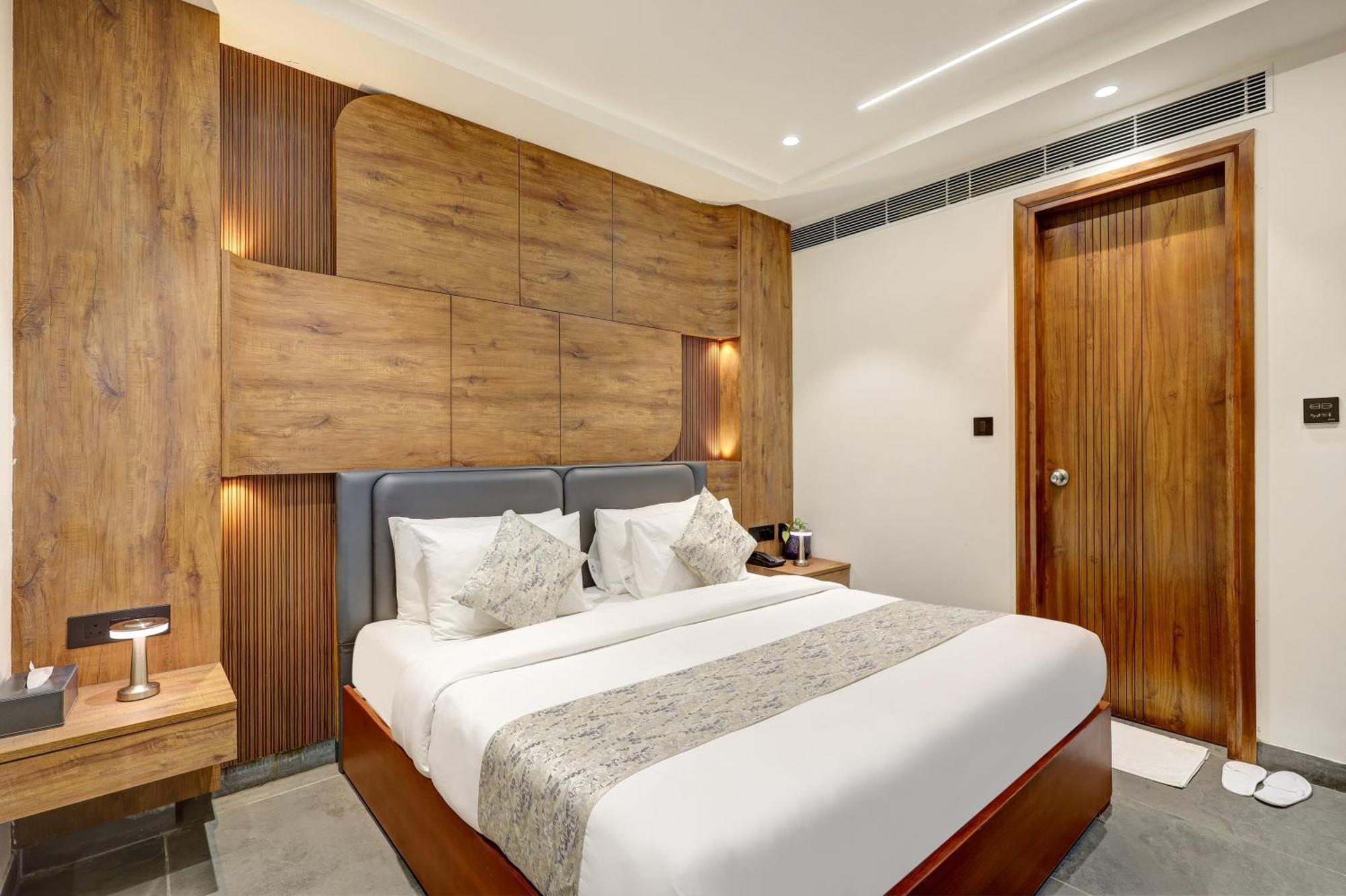 The Tyche New Delhi - Traveller'S Choice Award Winner 2025 Buitenkant foto