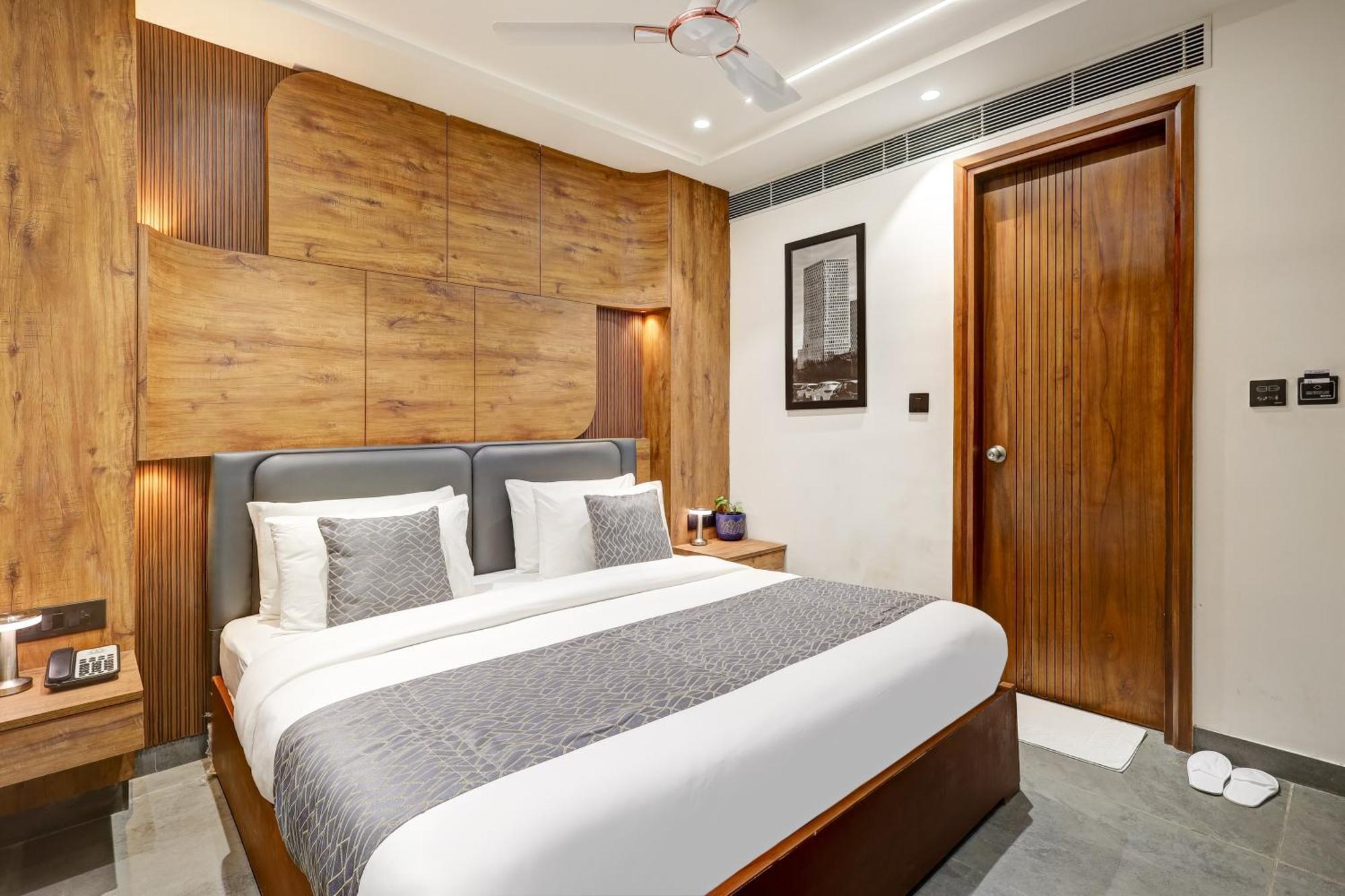 The Tyche New Delhi - Traveller'S Choice Award Winner 2025 Buitenkant foto