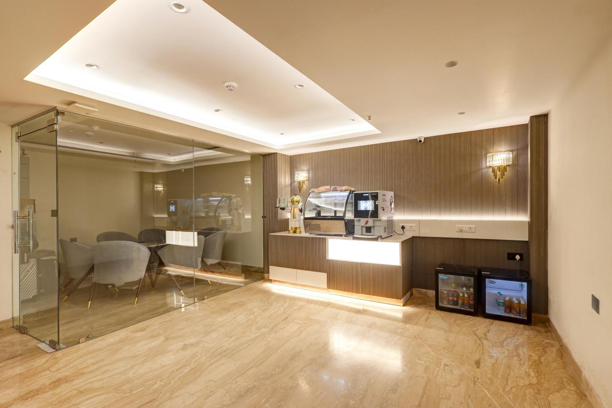The Tyche New Delhi - Traveller'S Choice Award Winner 2025 Buitenkant foto