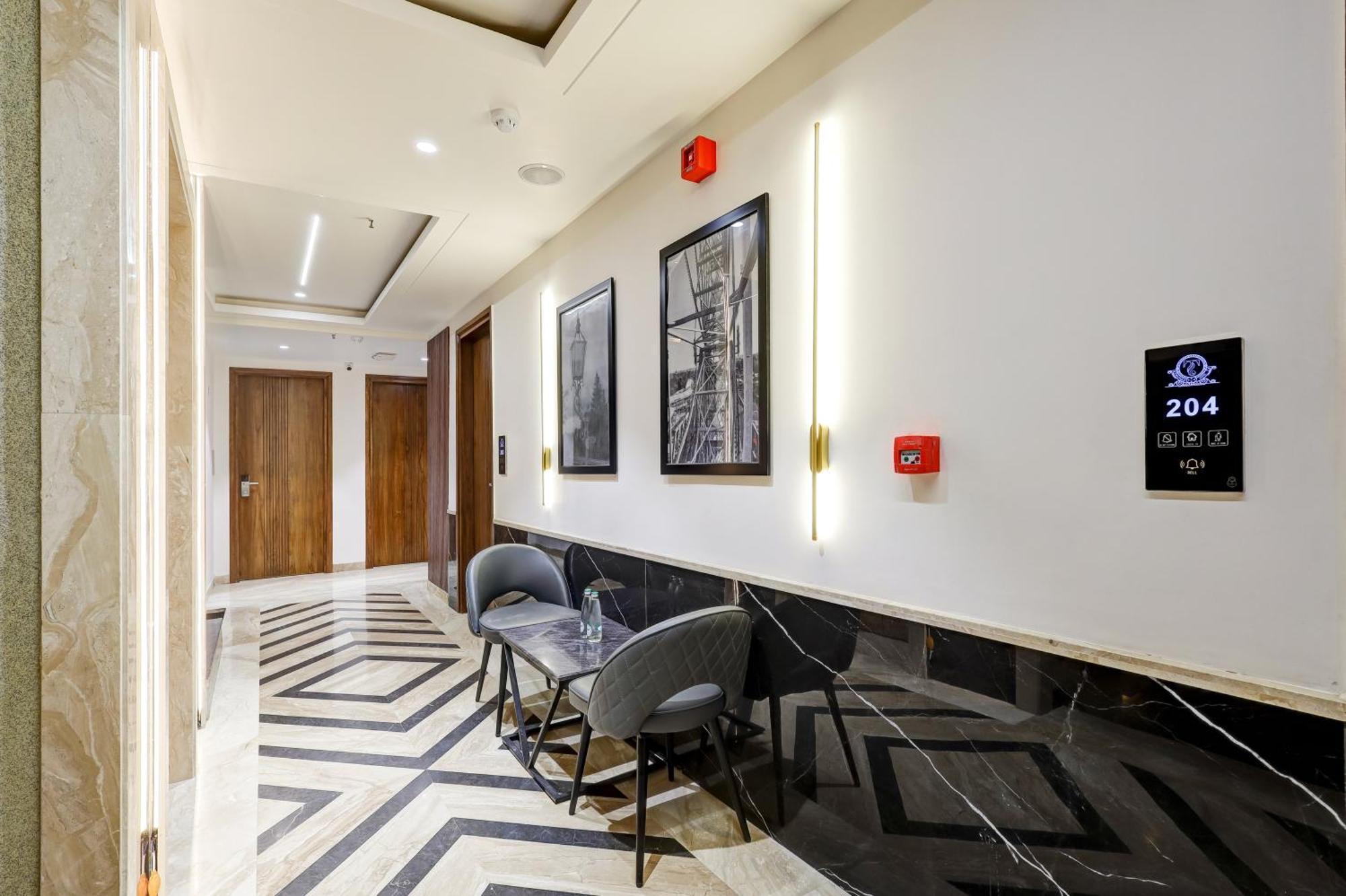 The Tyche New Delhi - Traveller'S Choice Award Winner 2025 Buitenkant foto