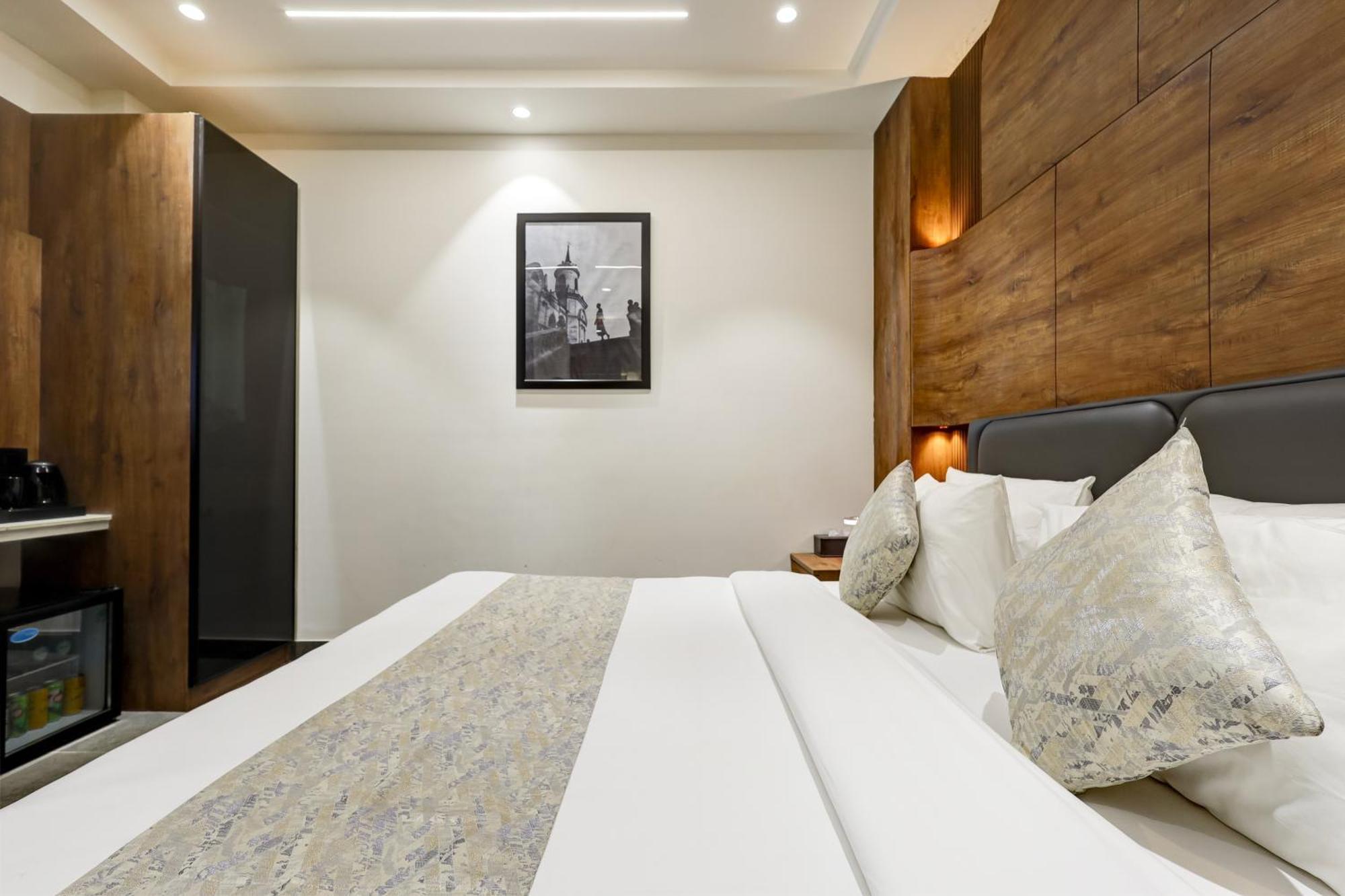 The Tyche New Delhi - Traveller'S Choice Award Winner 2025 Buitenkant foto
